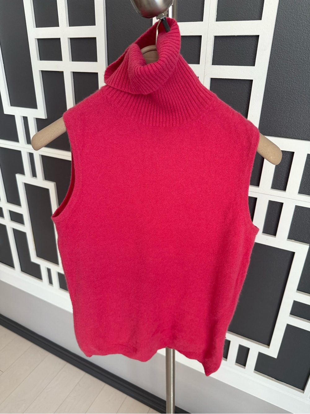 Lord & Taylor 100% Cashmere Sleeveless Turtleneck Sweater Vest Pink Size S